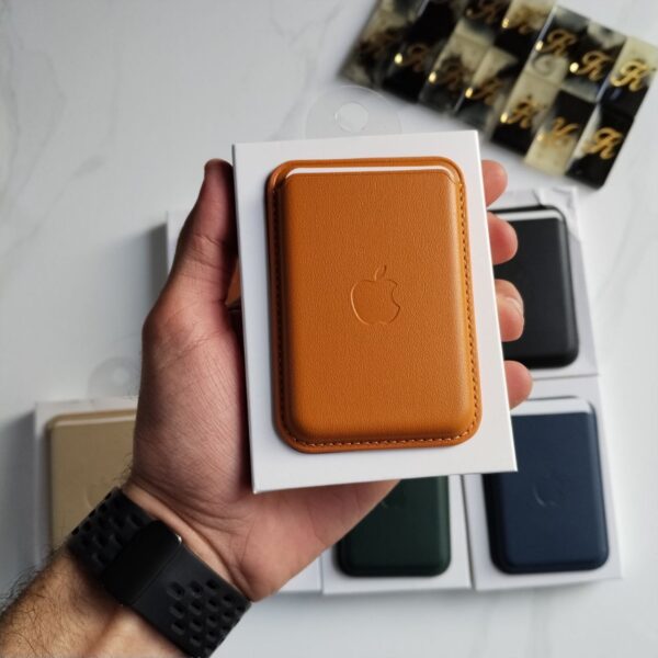 iPhone Leather Wallet with MagSafe