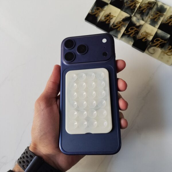 Sticky Patch MagSafe